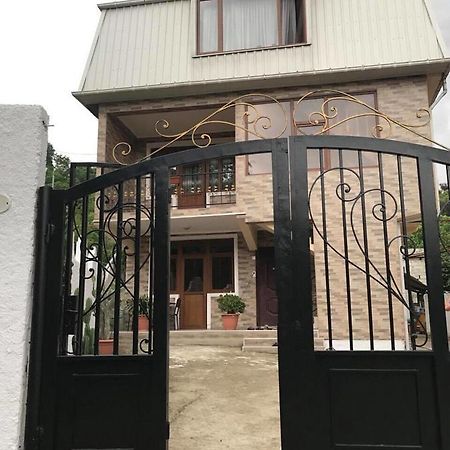 Lela'S Guest House 바투미 외부 사진